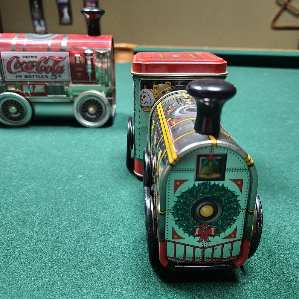 Tin box toy train. EUC. Empty. Two compartments. - Picture 7 of 11